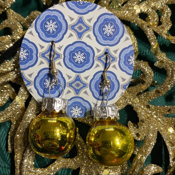 🎄 New Christmas Bulb Earrings & Necklace Set - Picture 2 of 7